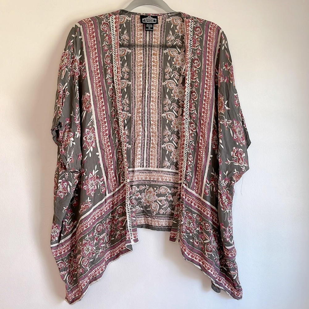 Angie Floral Kimono Size M Gray Purple Cream Crochet Ladder Trim